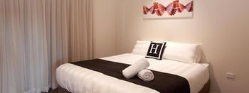 H Boutique Hotel - Holiday Cairns 17