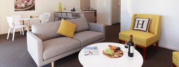 H Boutique Hotel - Holiday Cairns 18