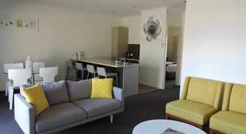 H Boutique Hotel - Holiday Cairns 24