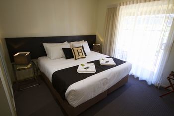 H Boutique Hotel - Holiday Cairns 43