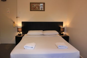 Greenwich Inn Sydney Hotel - Holiday Cairns 0