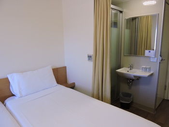 Ibis Budget Sydney Olympic Park - Holiday Cairns 1