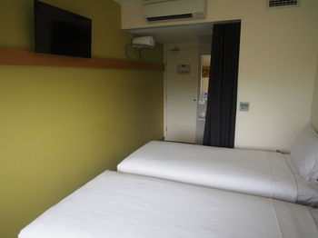 Ibis Budget Sydney Olympic Park - Holiday Cairns 12