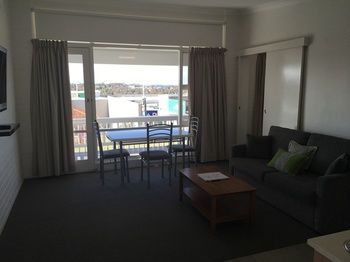 Harbourview Serviced Apartments - Holiday Cairns 40