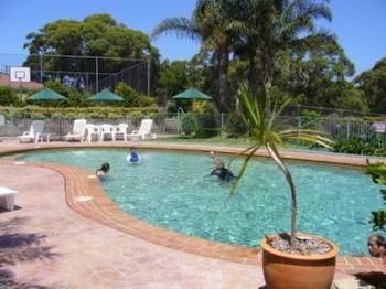 Kings Point Retreat - Holiday Cairns 1