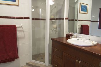 Kingfishers Manor @ Noosa - Holiday Cairns 6