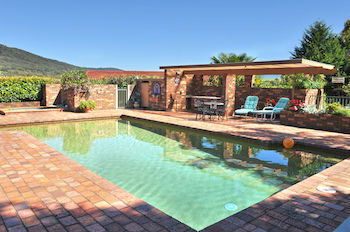 Langbrook Estate Cottages - Holiday Cairns 0
