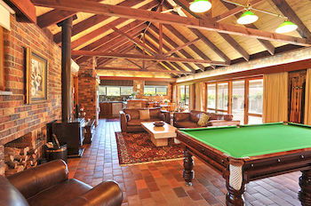 Langbrook Estate Cottages - Holiday Cairns 1