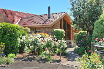 Langbrook Estate Cottages - Holiday Cairns 7