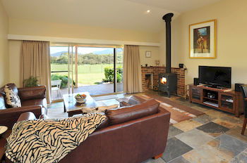 Langbrook Estate Cottages - Holiday Cairns 9