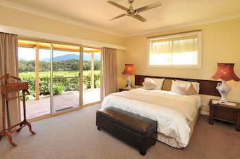 Langbrook Estate Cottages - Holiday Cairns 12