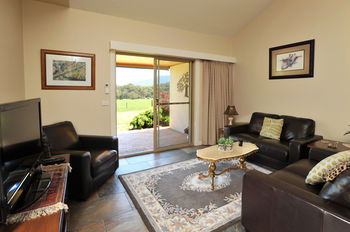 Langbrook Estate Cottages - Holiday Cairns 17