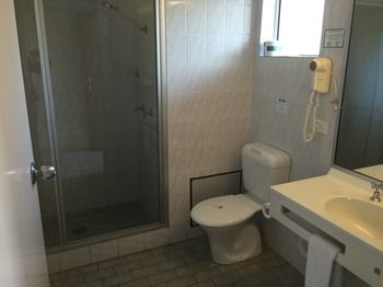 Ulladulla Harbour Motel - Holiday Cairns 13