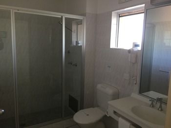 Ulladulla Harbour Motel - Holiday Cairns 14