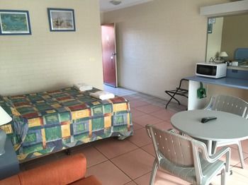 Ulladulla Harbour Motel - Holiday Cairns 19