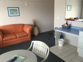Ulladulla Harbour Motel - Holiday Cairns 20