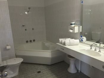 Ulladulla Harbour Motel - Holiday Cairns 33