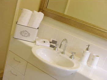 Apple Tree Cottage & Studio - Holiday Cairns 2