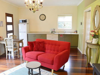 Apple Tree Cottage & Studio - Holiday Cairns 13