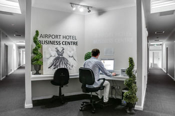 Airport Hotel Sydney - Holiday Cairns 8