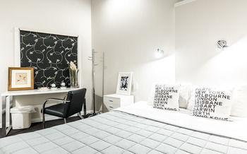 Airport Hotel Sydney - Holiday Cairns 11