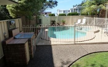 Mollymook Surfbeach Motel And Apartments - Holiday Cairns 2