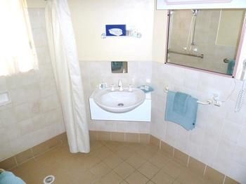 Mollymook Surfbeach Motel And Apartments - Holiday Cairns 15