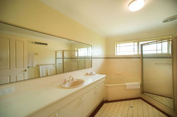 Birchgrove Apartments - Holiday Cairns 12