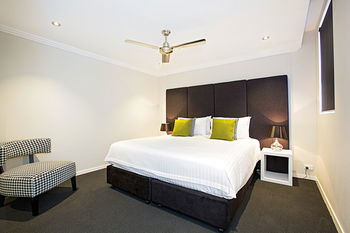 Astina Serviced Apartments - Parkside - Holiday Cairns 3
