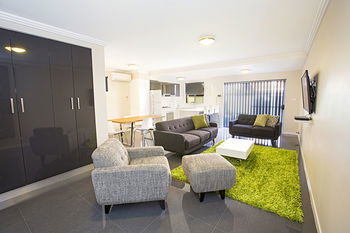 Astina Serviced Apartments - Parkside - Holiday Cairns 6