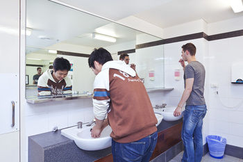 Melbourne Metro YHA - Hostel - Holiday Cairns 7