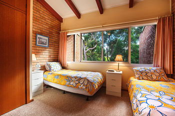 Mollymook Beach Units - Holiday Cairns 3
