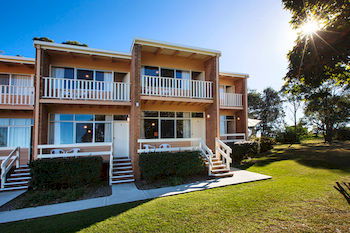 Mollymook Beach Units - Holiday Cairns 8