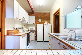 Mollymook Beach Units - Holiday Cairns 12