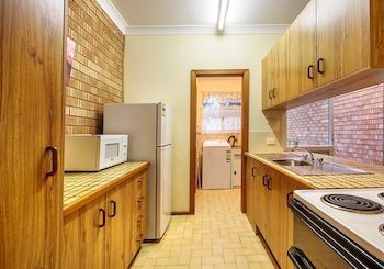 Mollymook Beach Units - Holiday Cairns 13