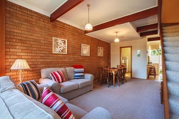 Mollymook Beach Units - Holiday Cairns 29