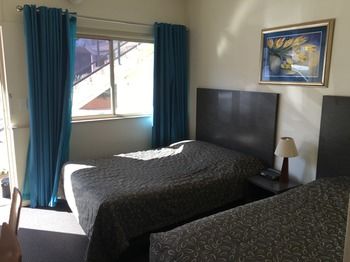 Westside Motor Inn - Holiday Cairns 5