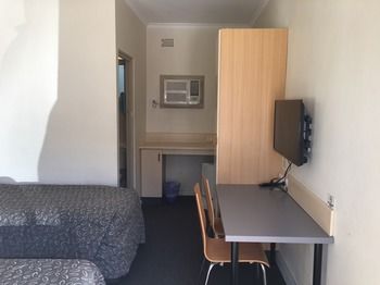 Westside Motor Inn - Holiday Cairns 7