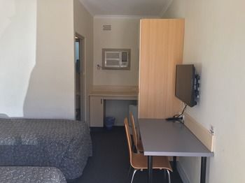 Westside Motor Inn - Holiday Cairns 15