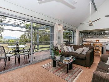 Vineyard Hill - Holiday Cairns 7