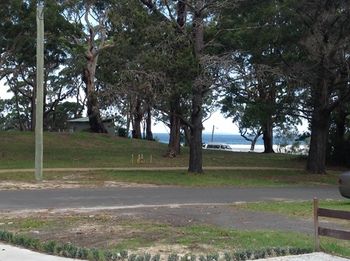 Huskisson Beach Bed And Breakfast - Holiday Cairns 6