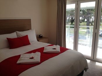 Huskisson Beach Bed And Breakfast - Holiday Cairns 17