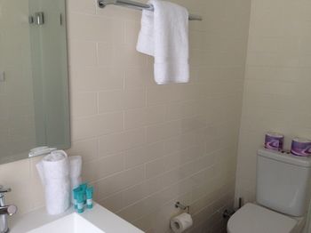 Huskisson Beach Bed And Breakfast - Holiday Cairns 19