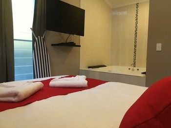 Huskisson Beach Bed And Breakfast - Holiday Cairns 67