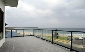 Mollymook Beachfront Executive Apartment - Holiday Cairns 1