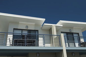 Mollymook Beachfront Executive Apartment - Holiday Cairns 8