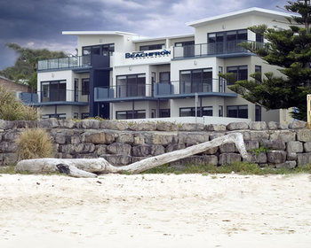 Mollymook Beachfront Executive Apartment - Holiday Cairns 12