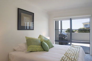 Mollymook Beachfront Executive Apartment - Holiday Cairns 16