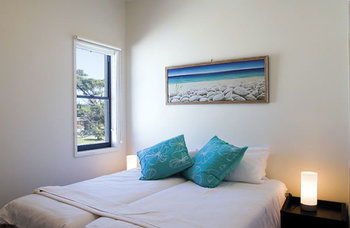 Mollymook Beachfront Executive Apartment - Holiday Cairns 17