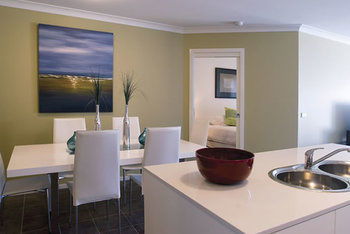 Mollymook Beachfront Executive Apartment - Holiday Cairns 22